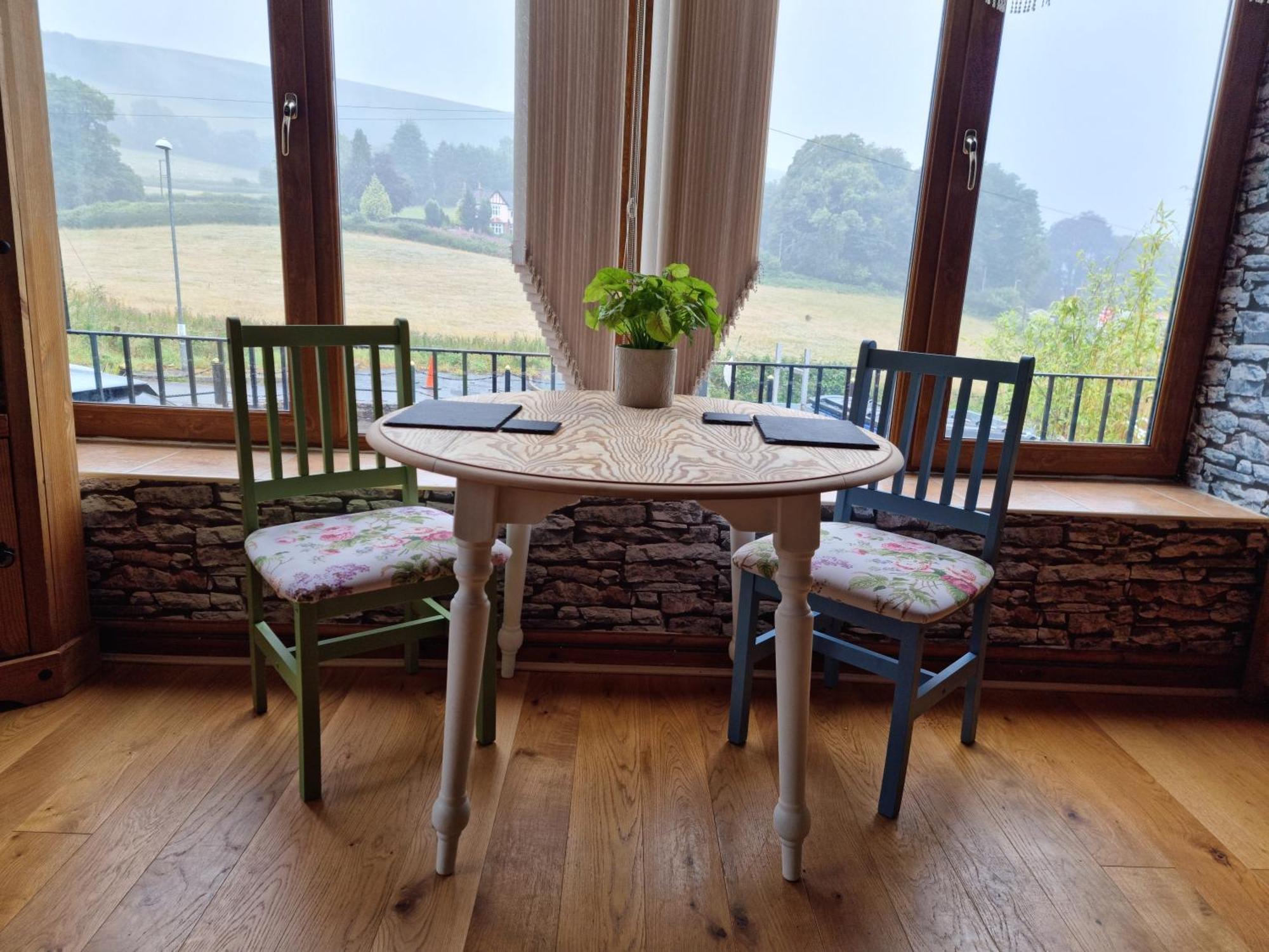 Castle Lodge - Brecon Beacons Accommodation Sennybridge Eksteriør bilde