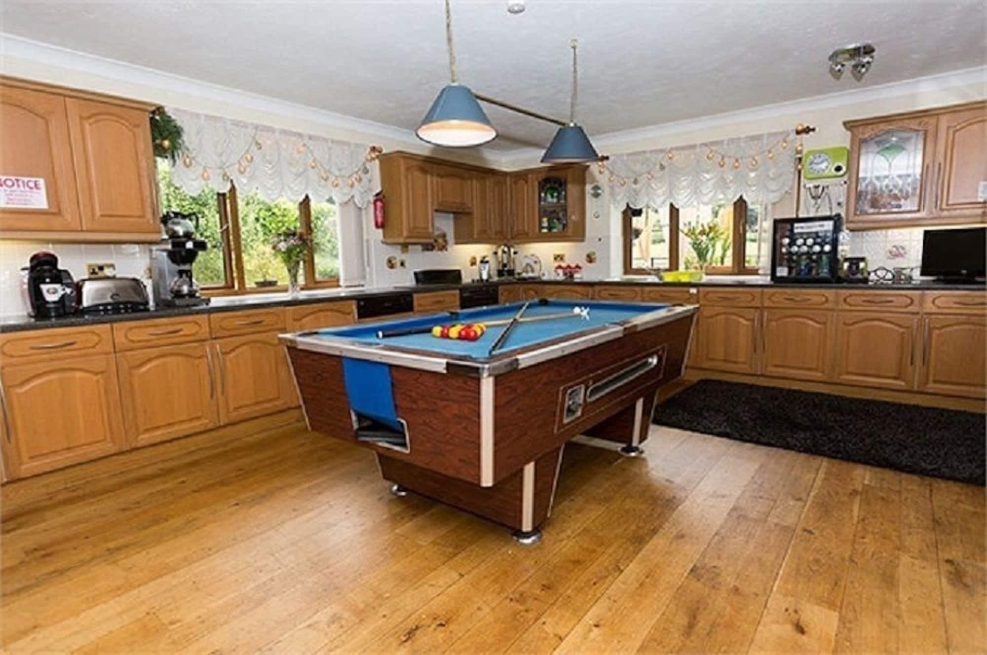 Castle Lodge - Brecon Beacons Accommodation Sennybridge Eksteriør bilde